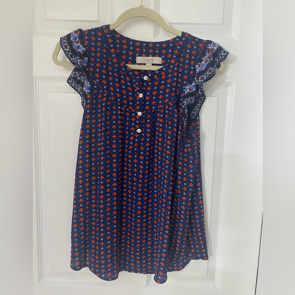 LOFT Women’s Blue and Red Patterned Top size M